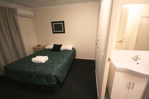Port Denison Motor Inn Bowen Eksteriør billede